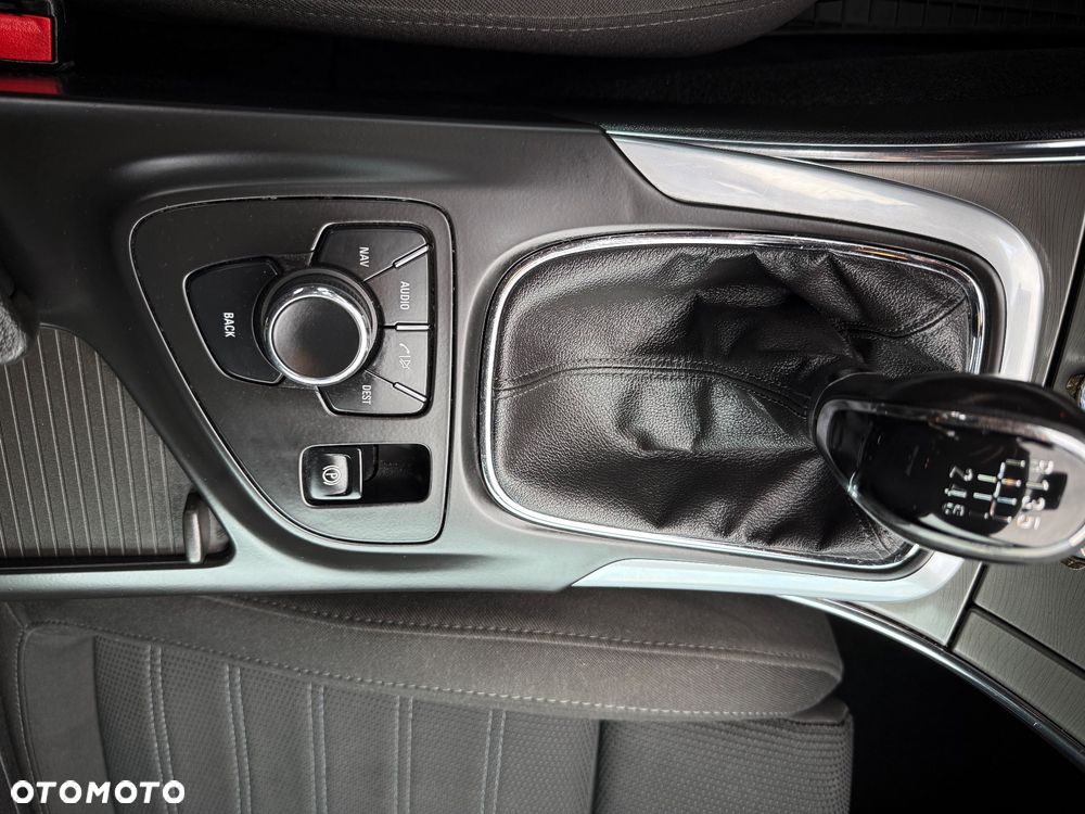 Opel Insignia - 21