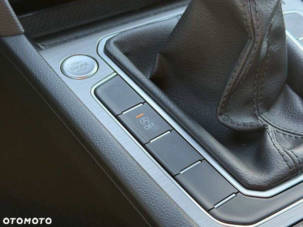 Volkswagen Passat 1.5 TSI EVO Business - 28