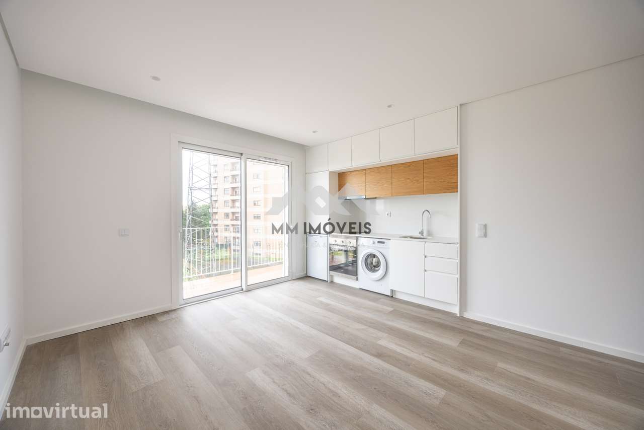 Apartamento T0 | Rio Tinto | Garagem | Varanda |  Elevador | Como Novo - Grande imagem: 3/23