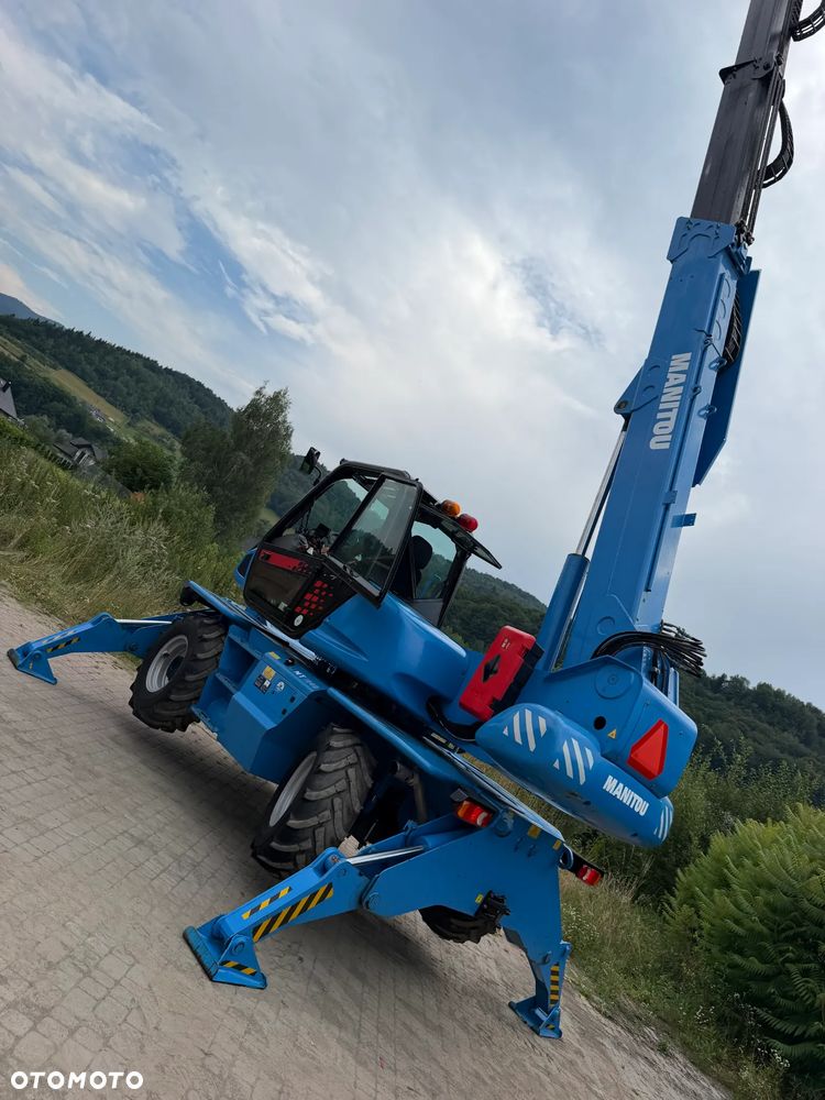 Manitou MRT 1840 Ładowarka Teleskopowa Obrotowa ROTO Dźwig Zwyżka 18 metrów wysuw. 4 tony Udźwig! Maszyna nie różni się od Nowej z Salonu! 2022rok, 1600 mtg.  Pilot zdalnego sterowania! Widły.  Aktualna DEKRA 2027 rok. skręt 4 koła KRAB. Auto-poziomowanie! małe gabaryty maszyny. Mała waga a potężny zasięg i udzwig! Pełna Dokumentacja do maszyny z serwisów CE itd! Maszyna po wszystkich Możliwych serwisach do 2027 roku. Wielka okazja. Ładowarka sprowadzona z Norwegii. Pracowała sporadycznie i lekko w urzędzie miejskim! Zerowe zużycie! - 34