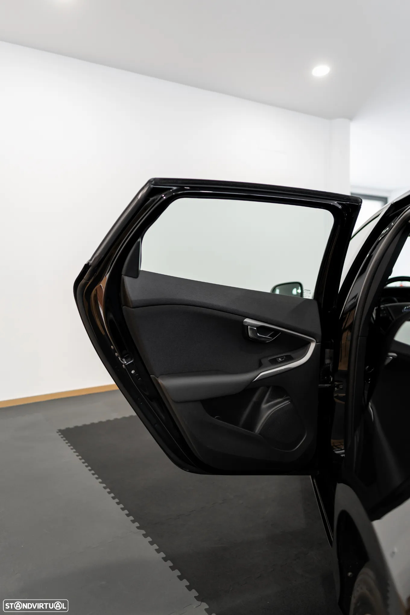 Volvo V40 1.6 D2 Momentum - 18
