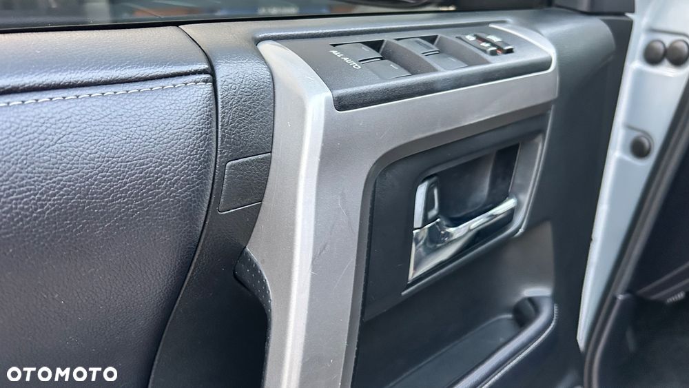 Toyota 4-Runner - 16