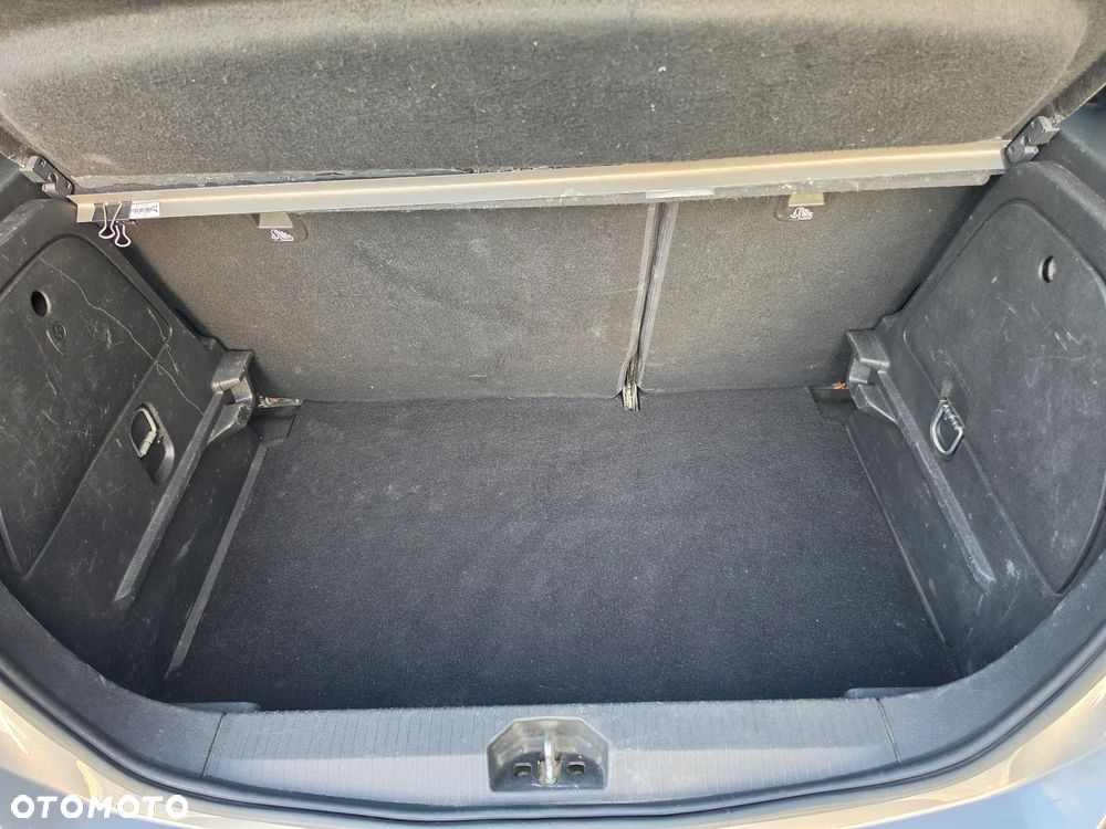 Opel Corsa 1.4 Enjoy - 24