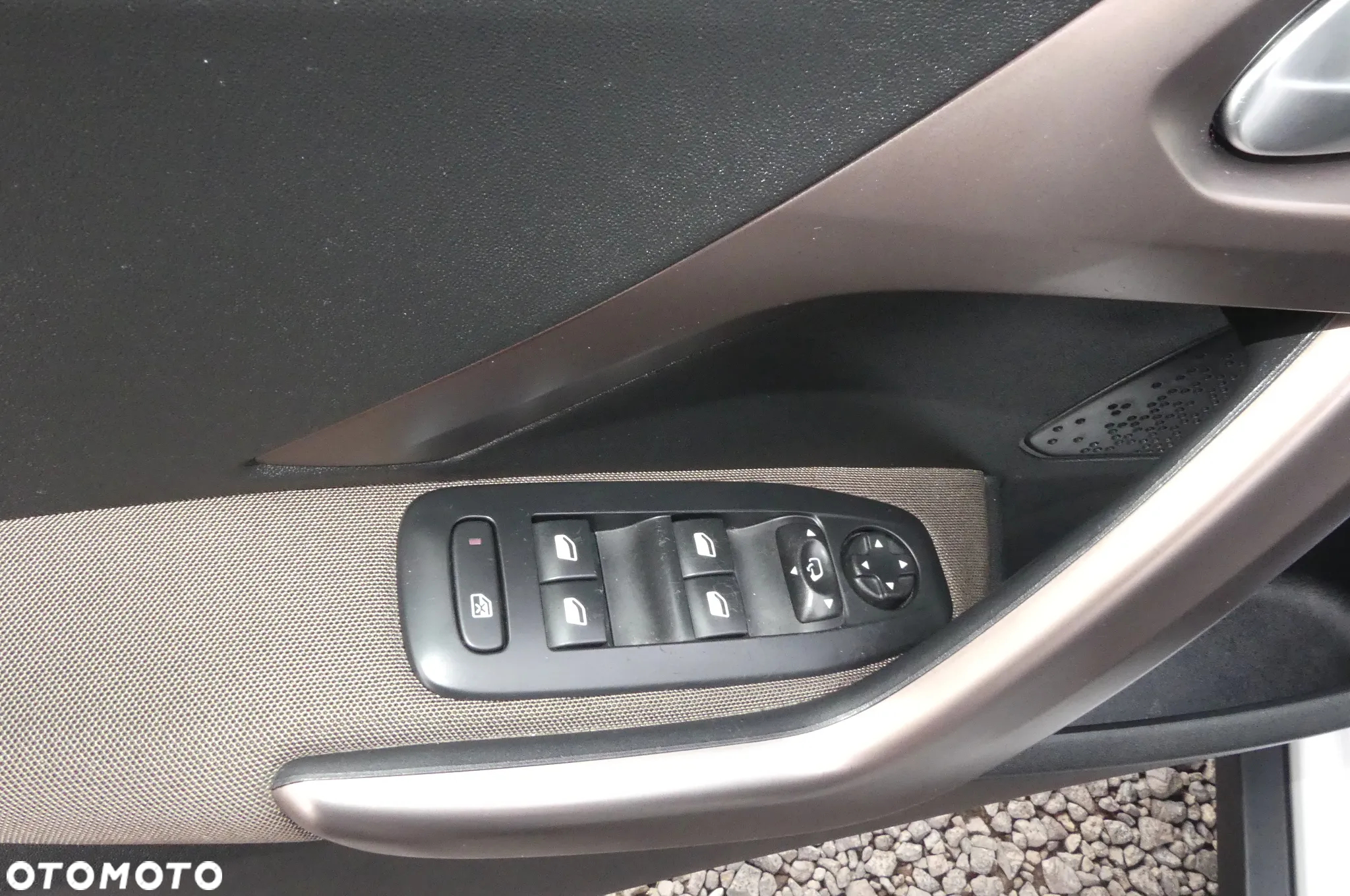 Peugeot 2008 1.6 VTi Allure - 20