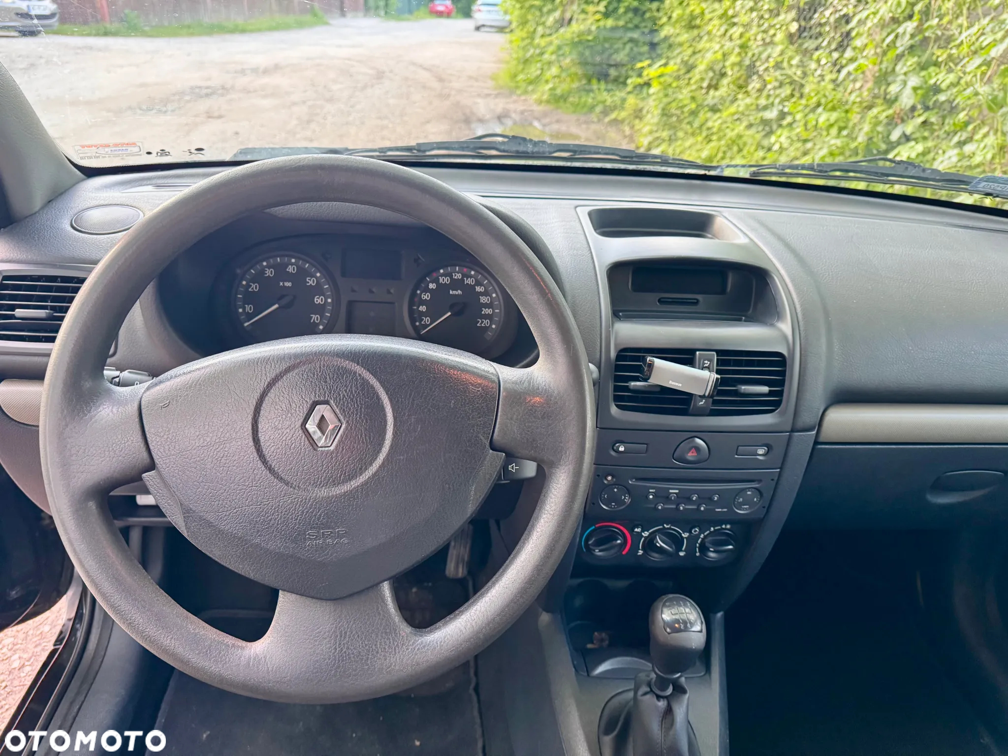 Renault Clio - 9
