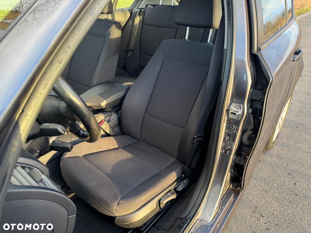 BMW Seria 1 120d DPF Edition Sport - 14