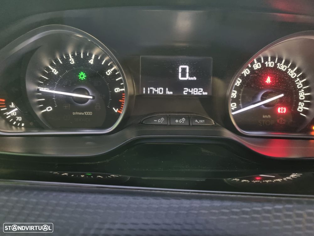 Peugeot 208 1.2 PureTech Style - 27