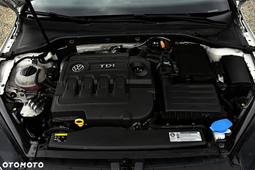 Volkswagen Golf 2.0 TDI BlueMotion Technology Lounge - 27