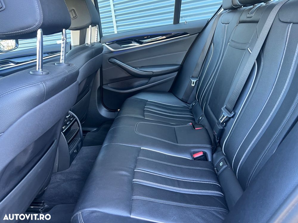 BMW Seria 5 520d Aut. Sport Line - 12