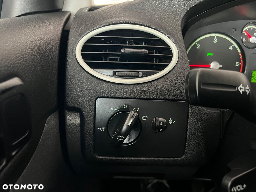 Ford Focus 1.6 TDCi DPF Ambiente - 34