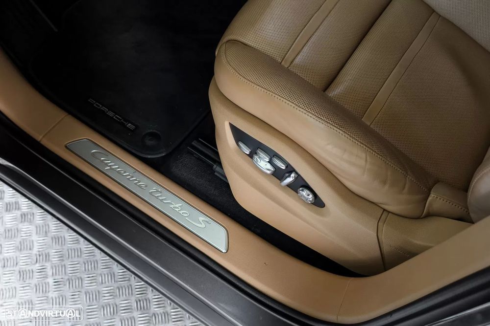 Porsche Cayenne Coupé Turbo S E-Hybrid - 17