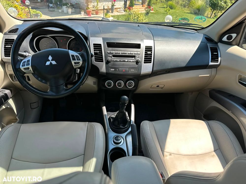 Mitsubishi Outlander 2.0 DI-D Intense - 8