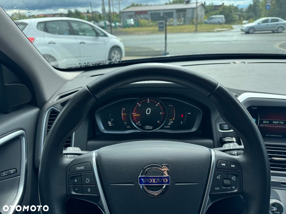 Volvo XC 60 D4 Drive-E Momentum - 10