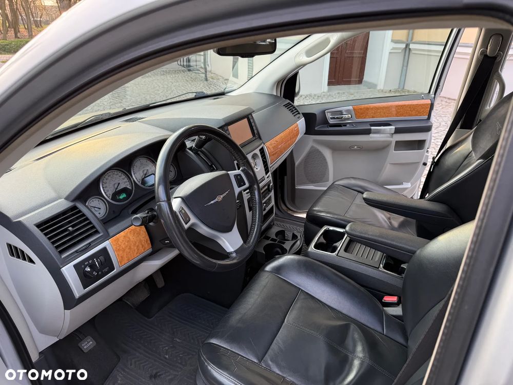 Chrysler Grand Voyager 2.8 CRD Limited - 16