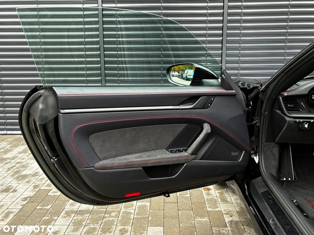 Porsche 911 Targa 4 GTS - 22