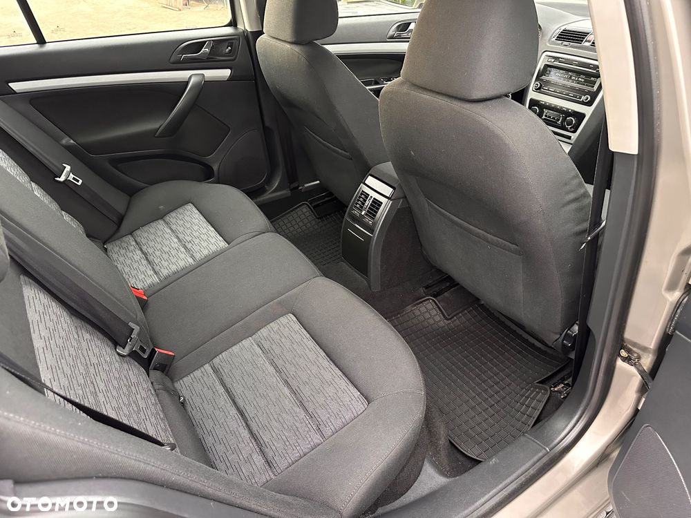Skoda Octavia 2.0 TDI DPF Ambiente - 22
