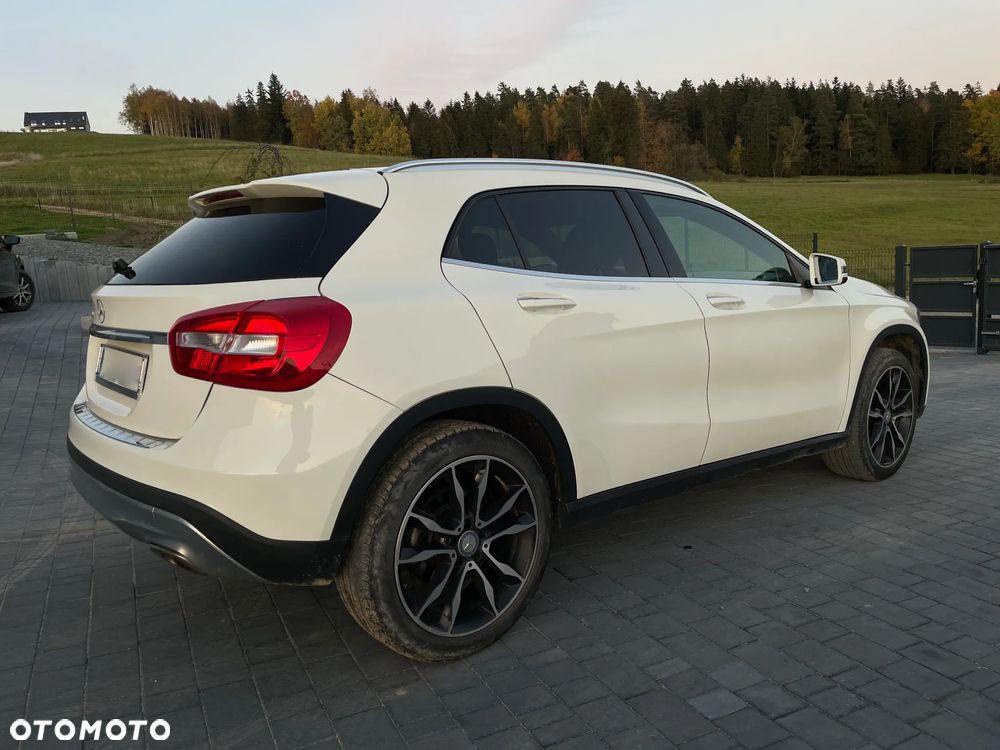Mercedes-Benz Gla 2016 photo 2