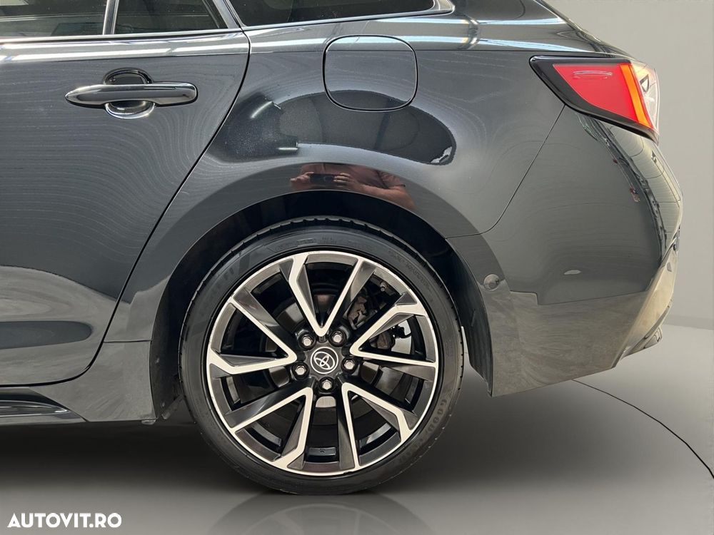 Toyota Corolla 2.0 Lounge - 37