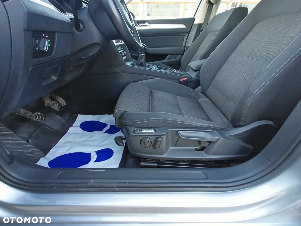 Volkswagen Passat Variant 2.0 TDI BMT Highline - 17