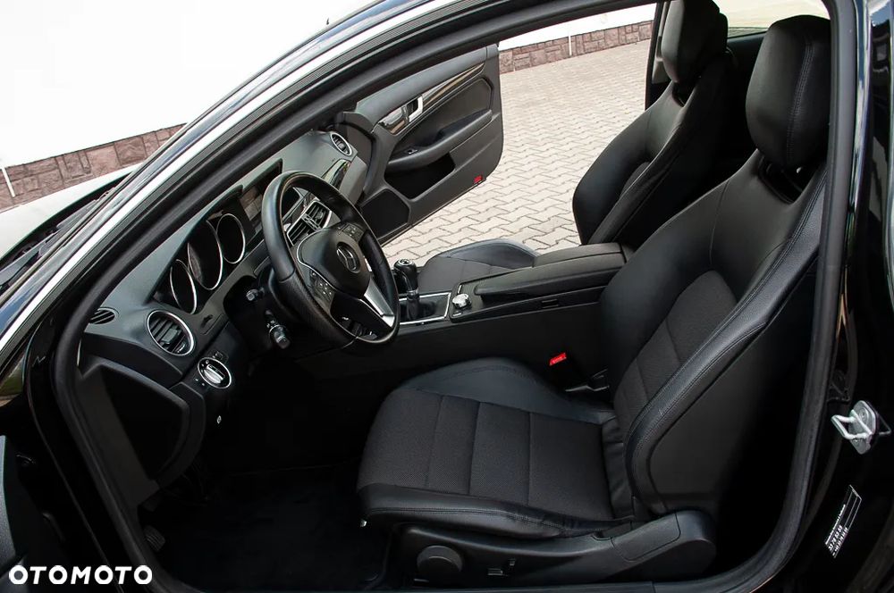 Mercedes-Benz Klasa C 180 BlueEFFICIENCY - 28