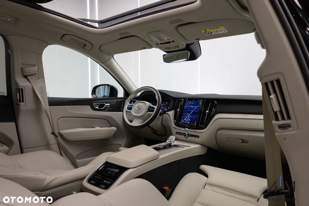 Volvo XC 60 B4 D AWD Plus Bright - 17