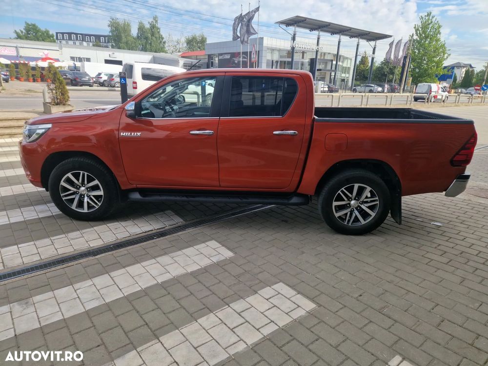 Toyota Hilux 4x4 Double Cab Executive - 6