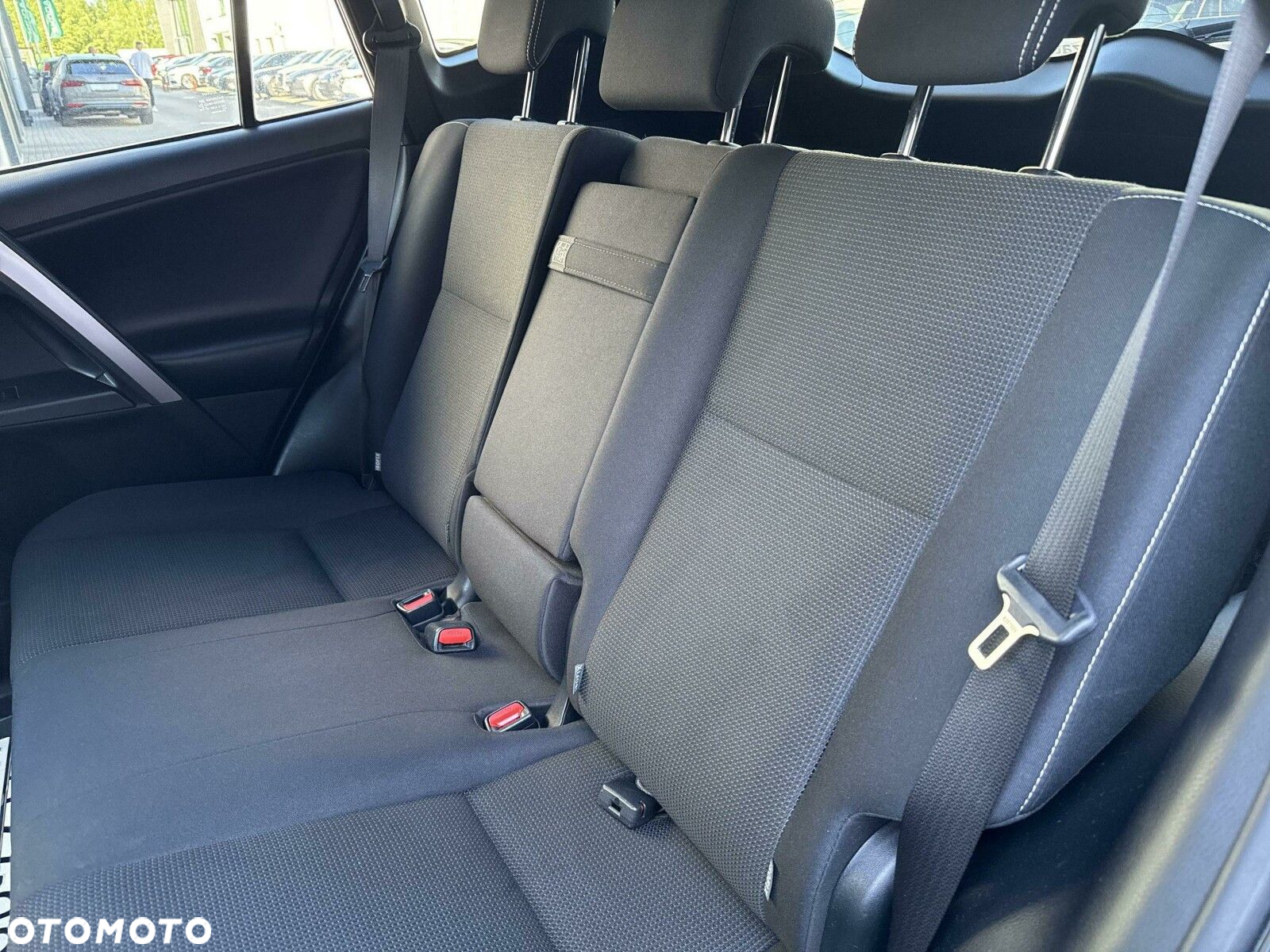 Toyota RAV4 - 16
