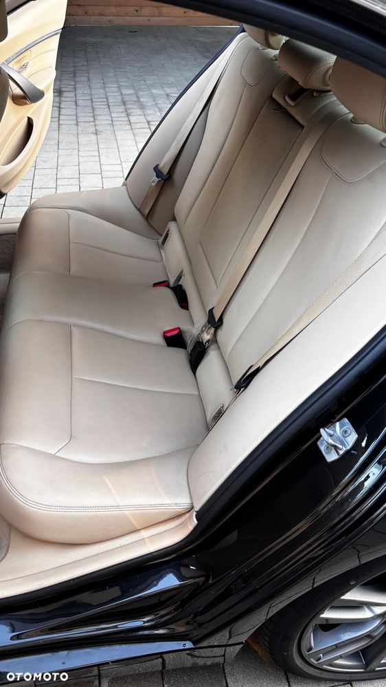 BMW 320I 2016 photo 4