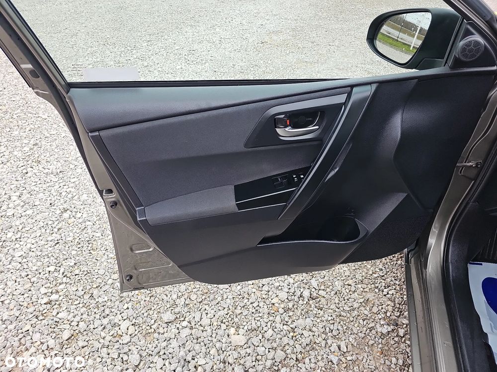 Toyota Auris 1.6 Active - 23