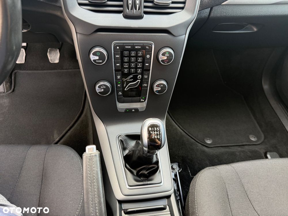 Volvo V40 D2 - 14