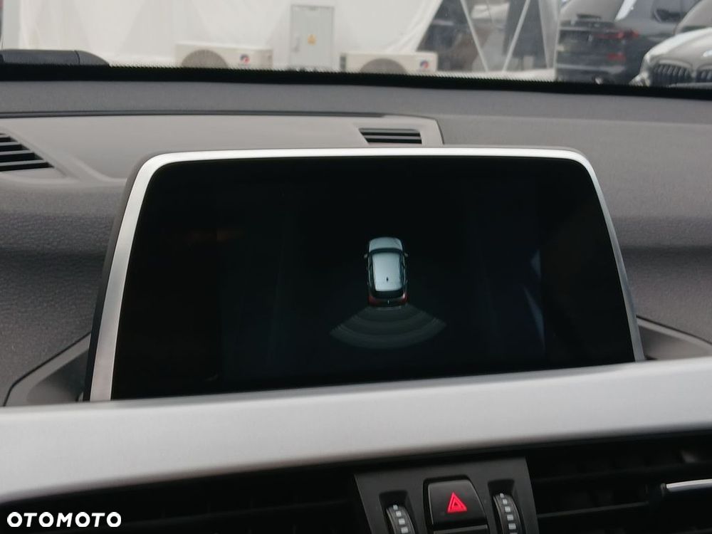BMW X1 sDrive18i - 19
