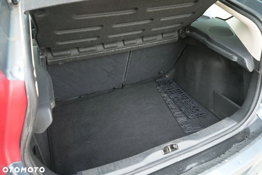 Citroën C4 1.6 16V VTR - 13