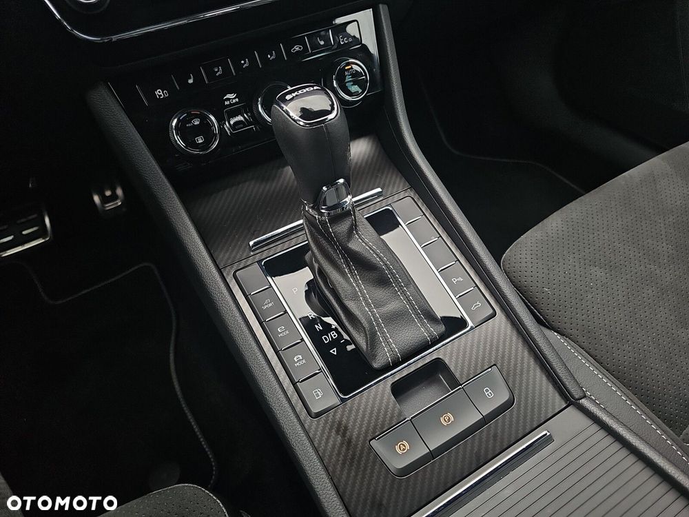 Skoda Superb 1.4 TSI Plug-In Hybrid Sportline DSG - 25