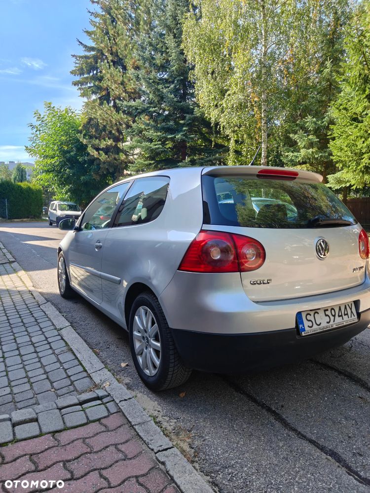 Volkswagen Golf - 6