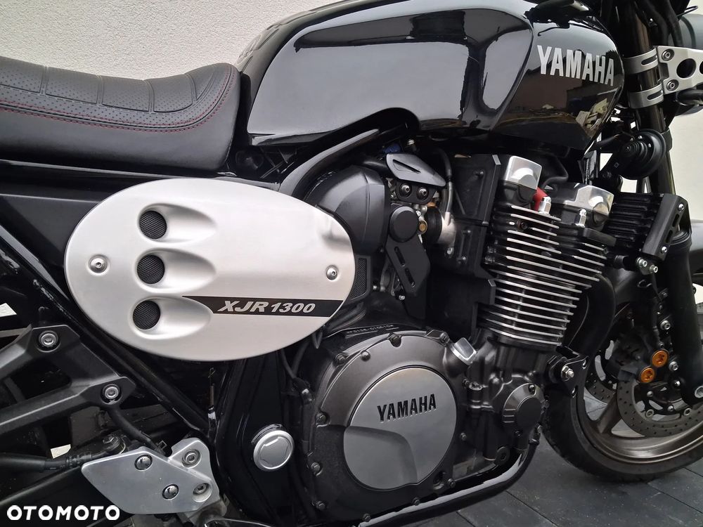 Yamaha XJR - 17
