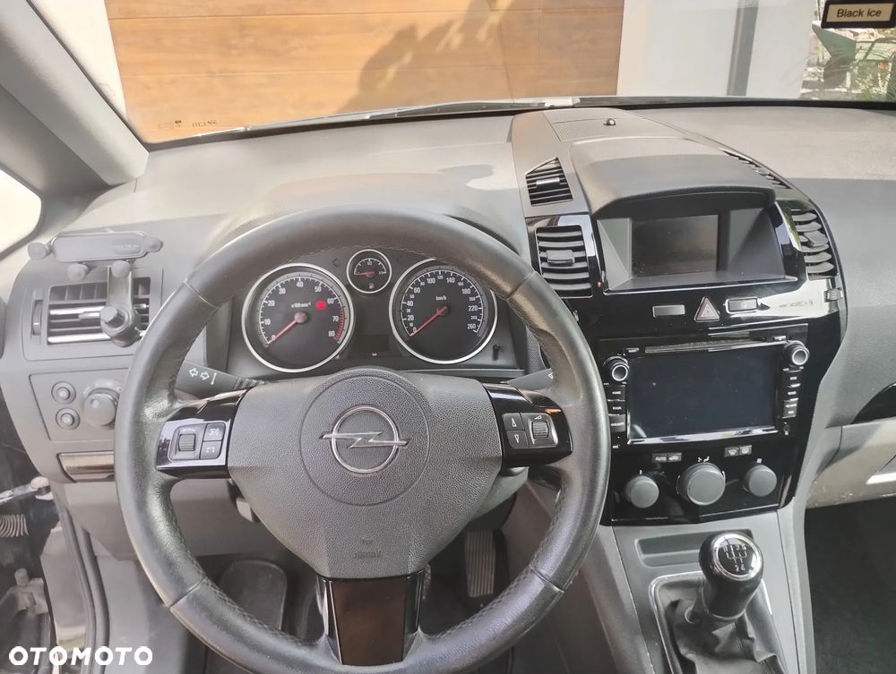 Opel Zafira 1.8 Cosmo - 9