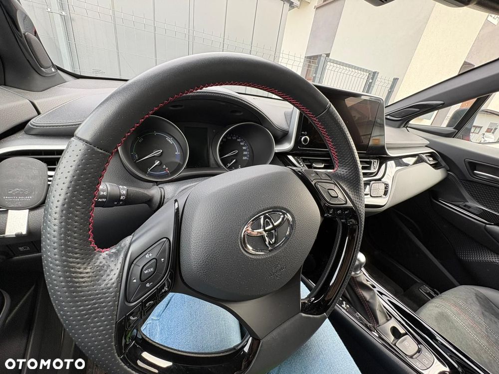Toyota C-HR - 11
