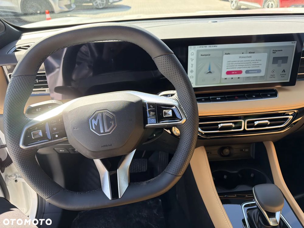 MG HS Hybrid+ - 12