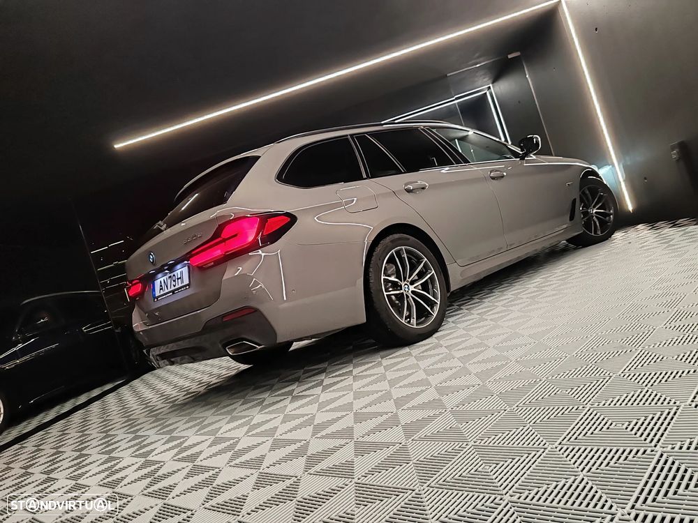 BMW 530 e Pack Desportivo M - 12