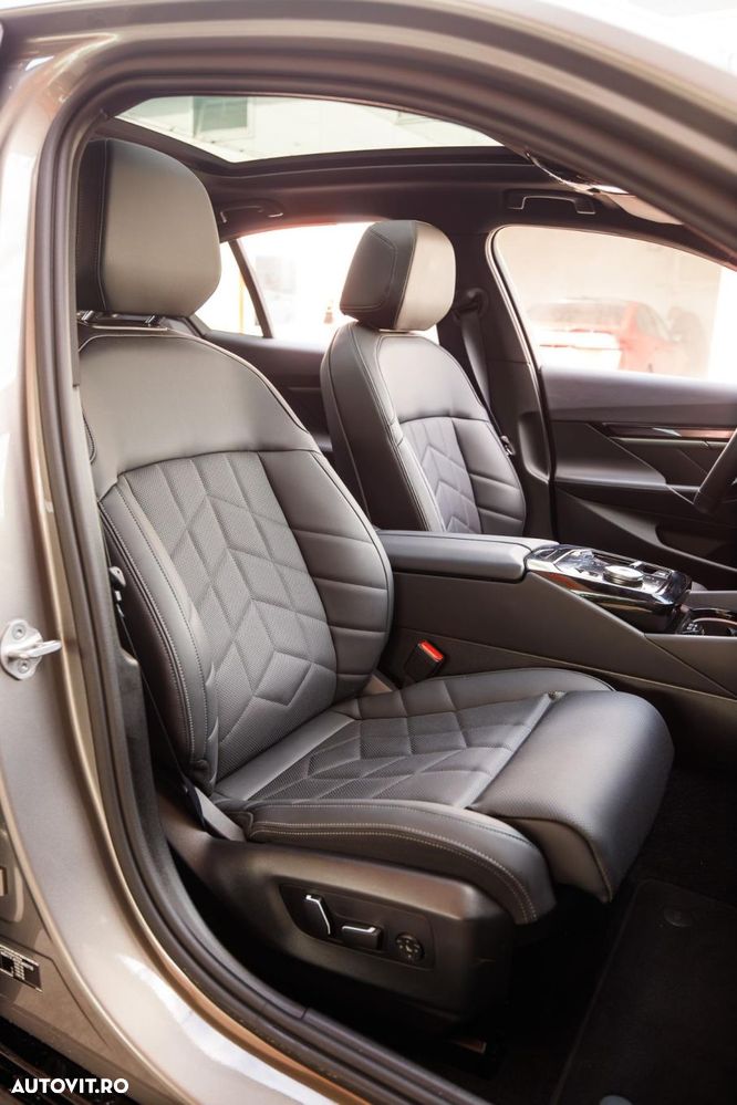 BMW Seria 5 520i AT MHEV - 10