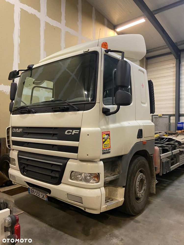 DAF cf