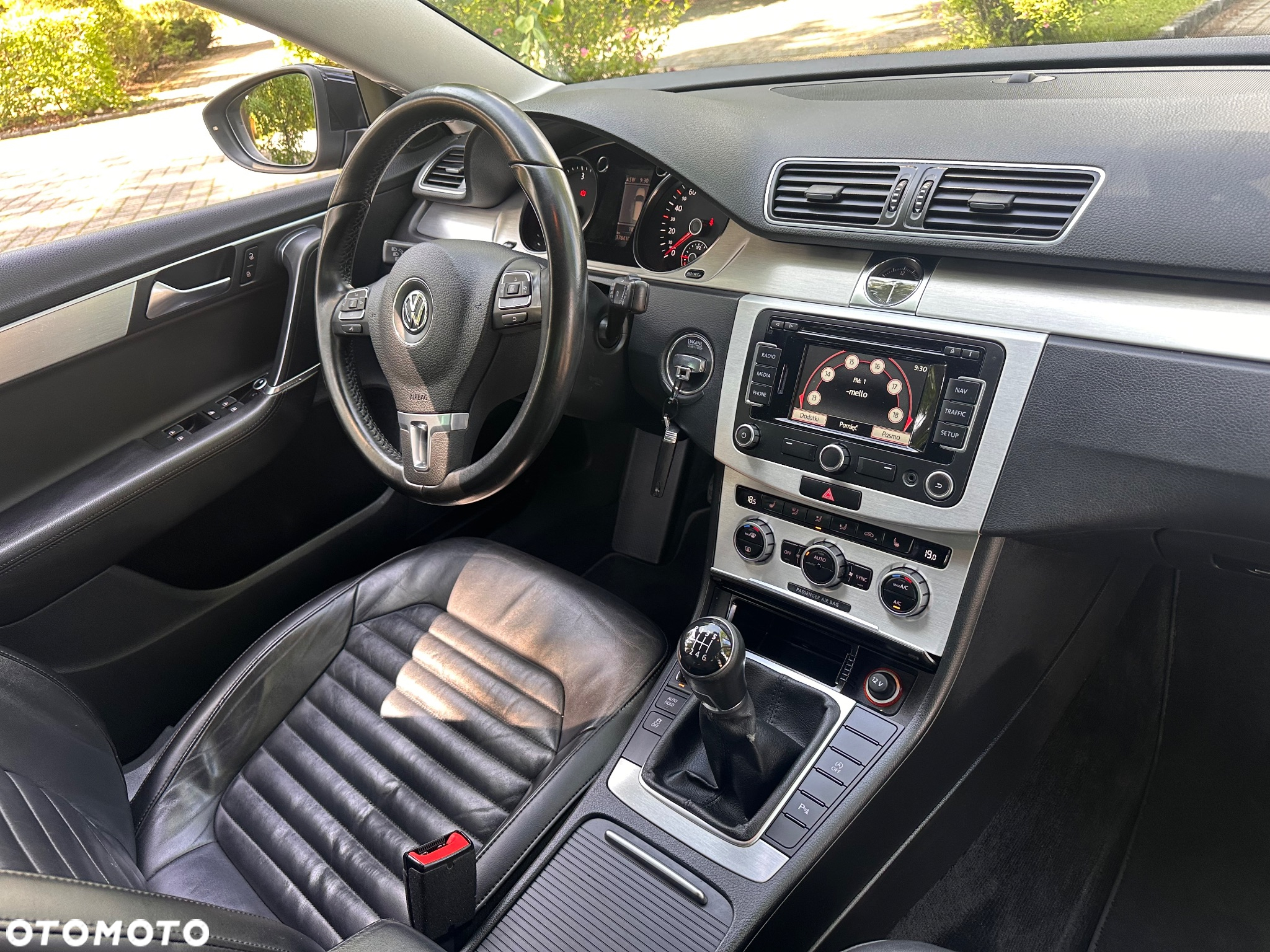 Volkswagen Passat Variant 2.0 TDI BlueMotion Technology R-Line - 21