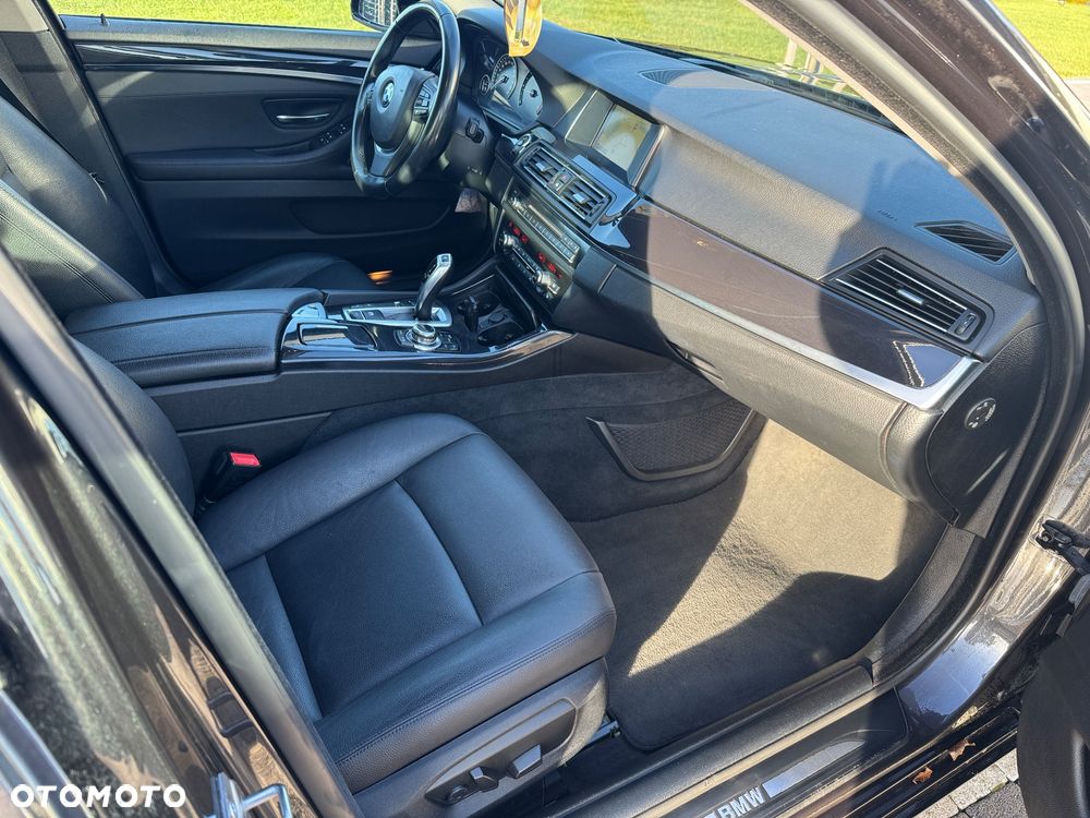 BMW Seria 5 520d xDrive Luxury Line - 29
