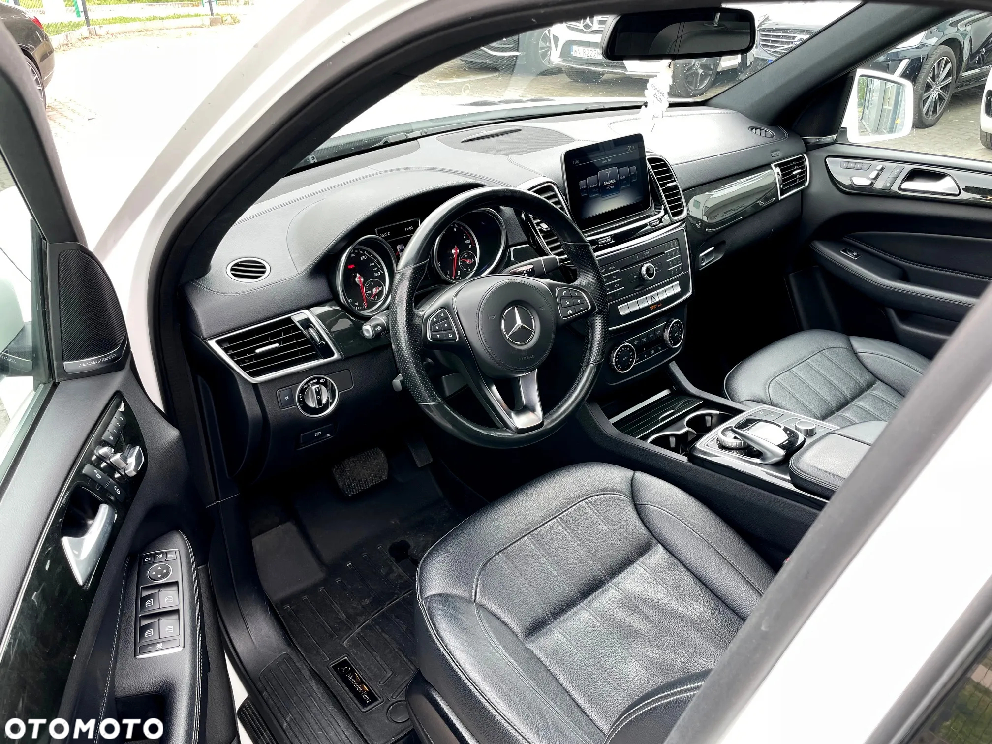 Mercedes-Benz GLS - 2