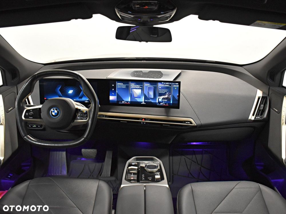 BMW iX xDrive40 76.6kWh Signature - 17