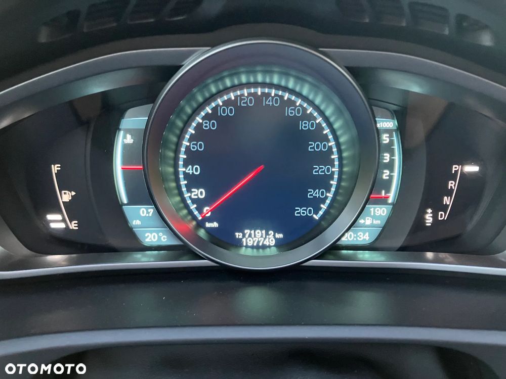 Volvo V40 - 18