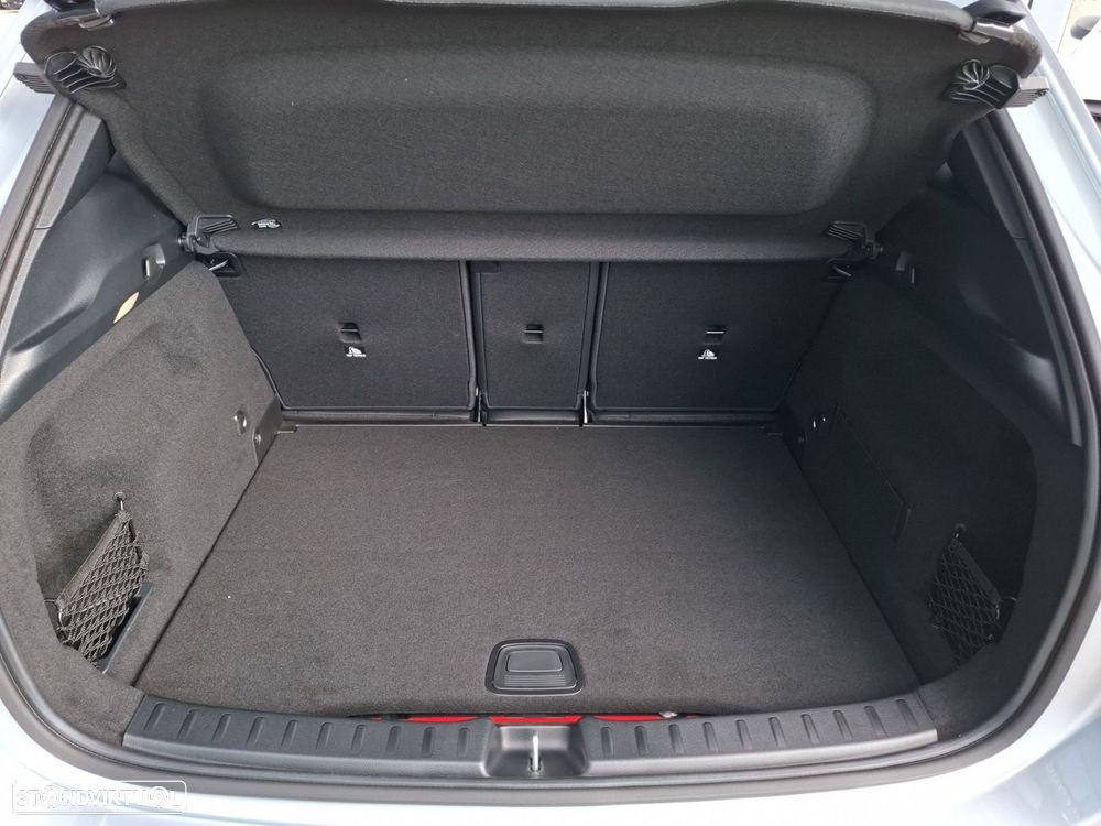 Mercedes-Benz GLA 250 e Progressive - 28