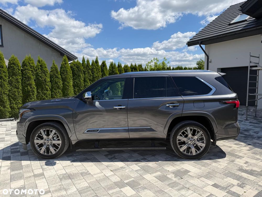 Toyota Sequoia - 22