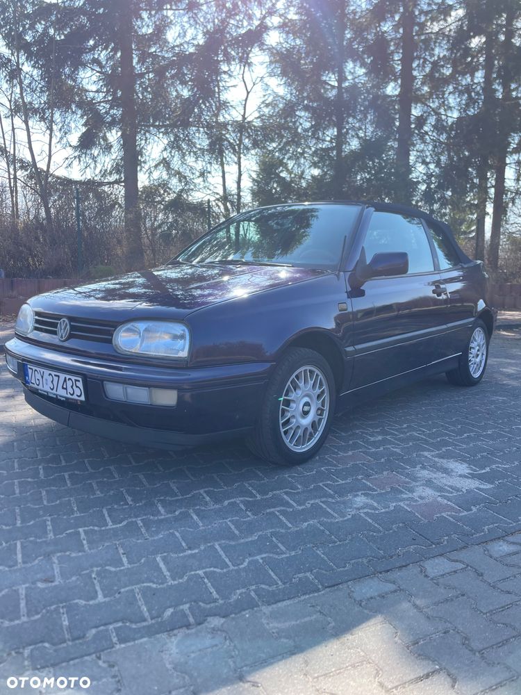Volkswagen Golf 1.8 GL - 18