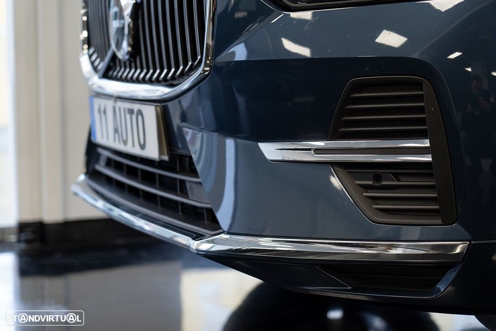 Volvo XC 60 2.0 T6 PHEV Plus Dark AWD - 5